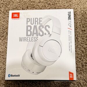 JBL tune 710 headphones new in box white